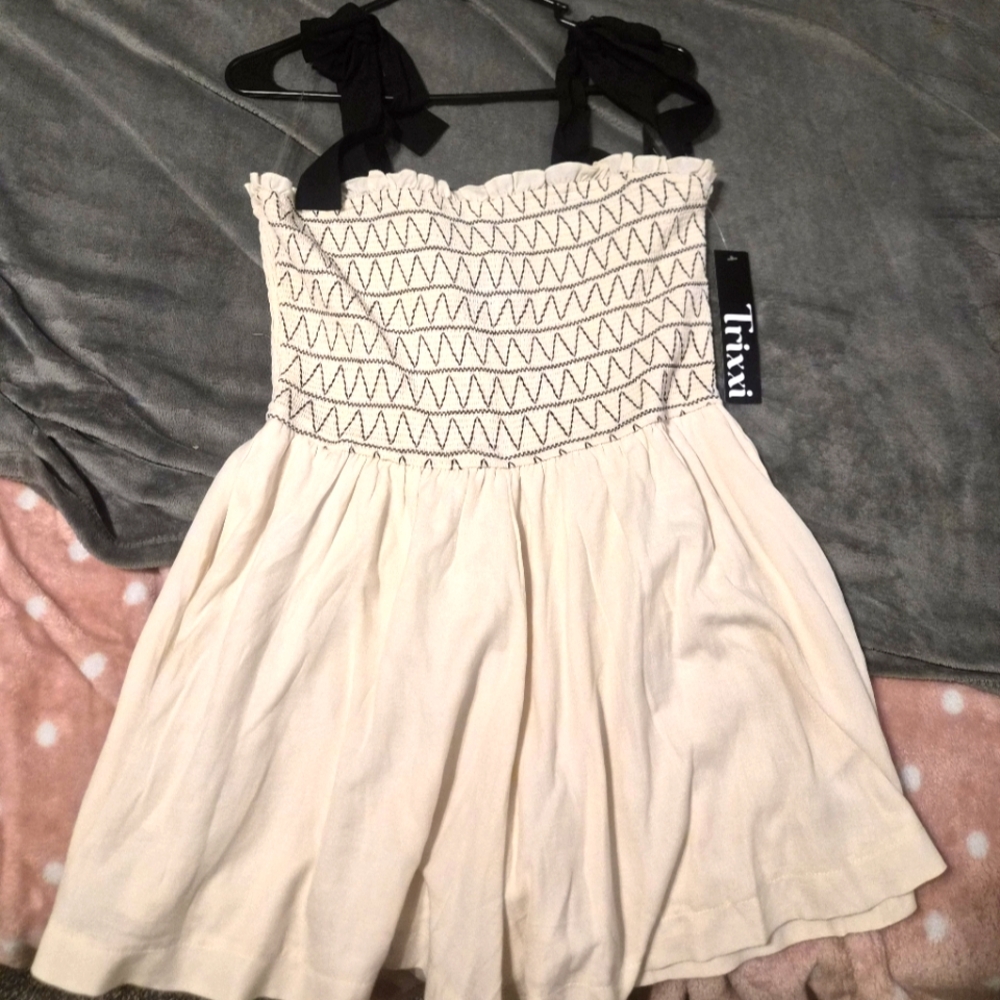 Trixxi Dress in Cream and Black